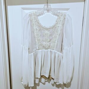 NWT! Joyfolie Mia Joy White Lace Chiffon Long Sleeve Peasant Blouse Size Medium
